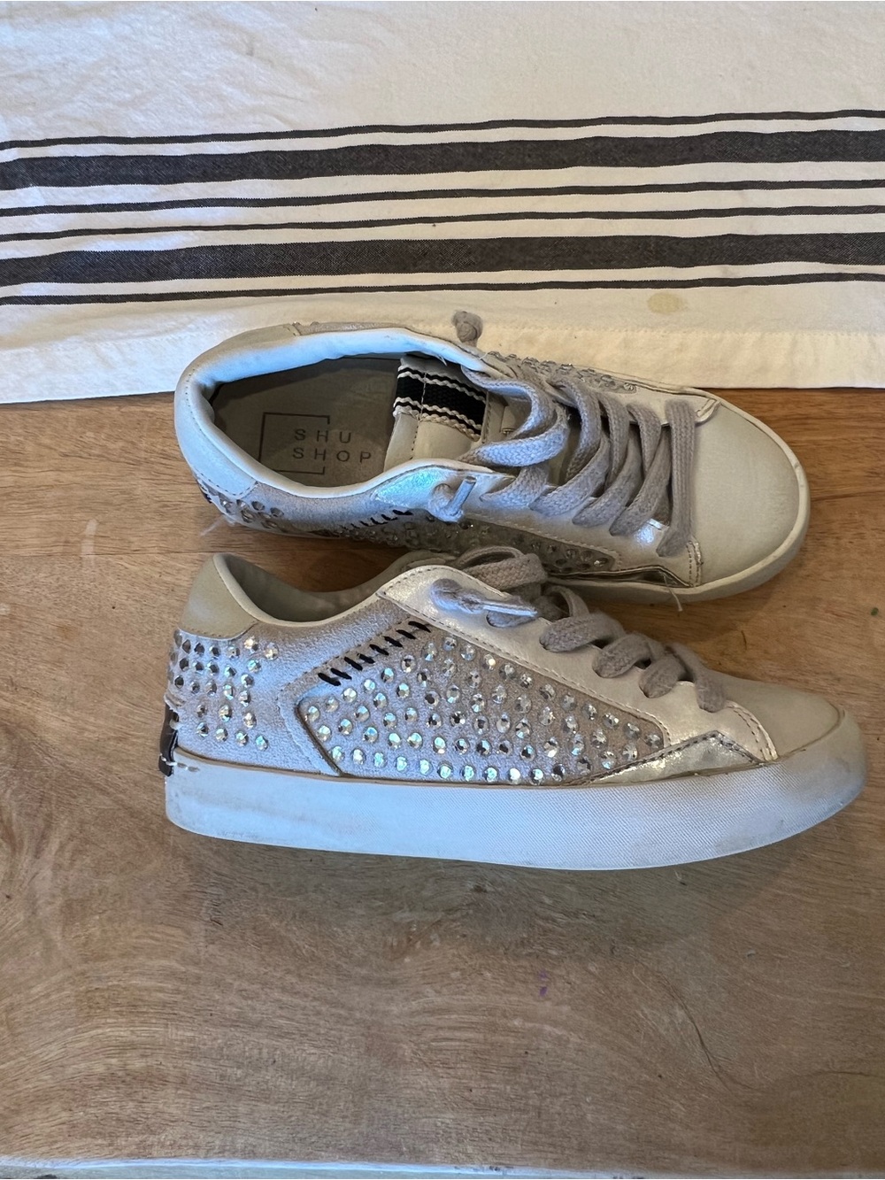 ShuShop Kids' Silver Rhinestone Sneakers